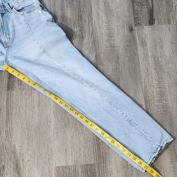 Abercrombie & Fitch The 90s Straight Ultra High Rise Jeans - Picture 13 of 13